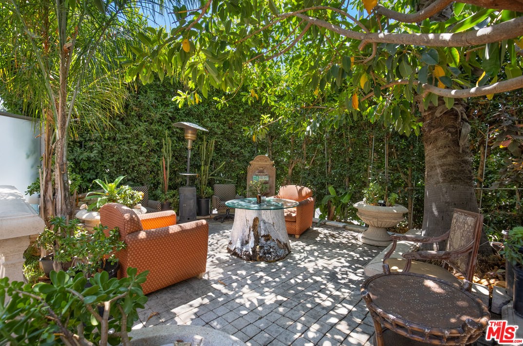 7301 Fountain Ave, Los Angeles CA  90046-5611 exterior