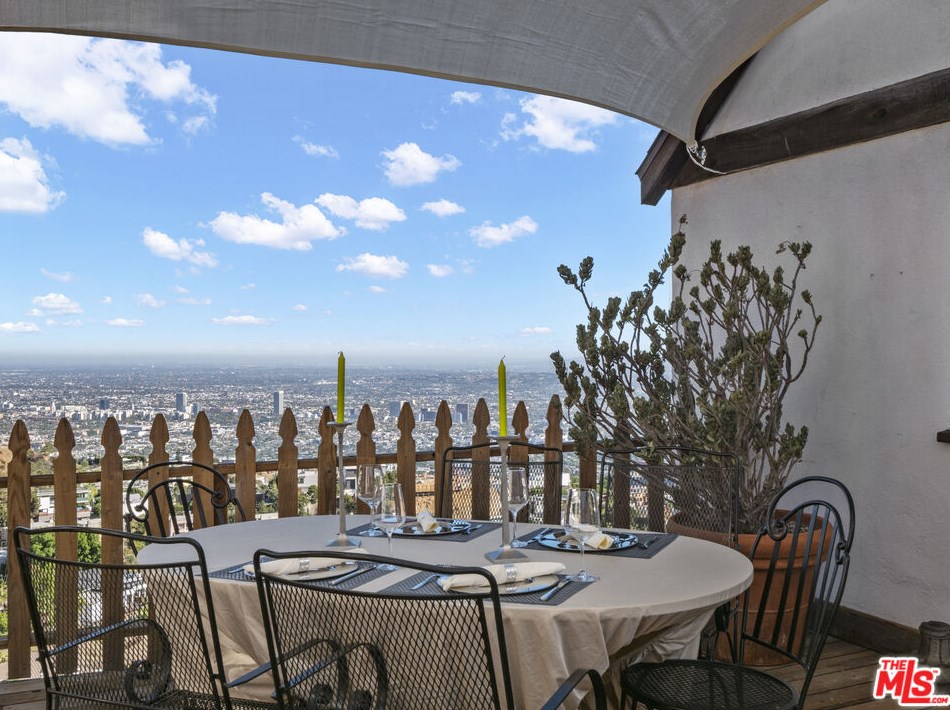 8888 Appian Way, Los Angeles CA  90046-7735 exterior