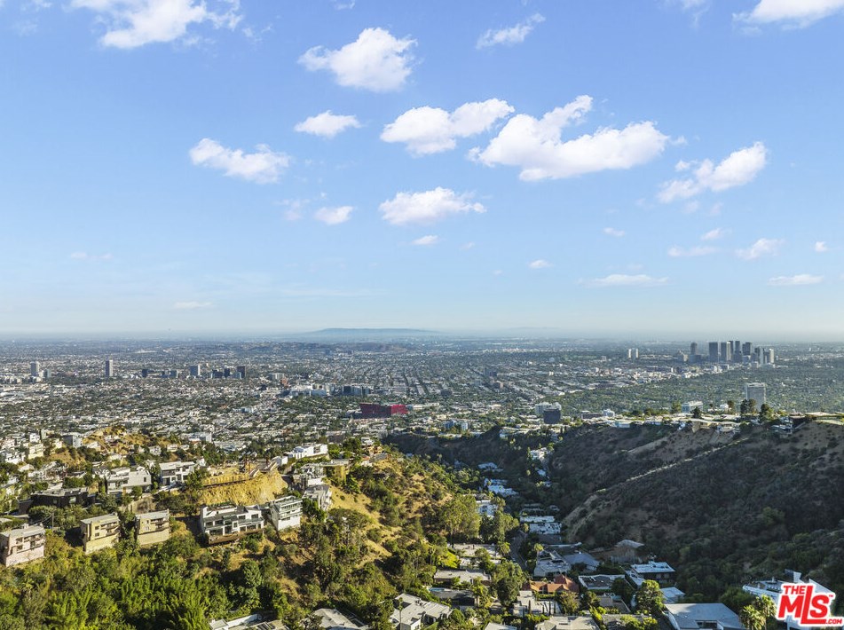 8888 Appian Way, Los Angeles CA  90046-7735 exterior