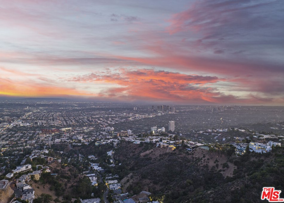 8888 Appian Way, Los Angeles CA  90046-7735 exterior