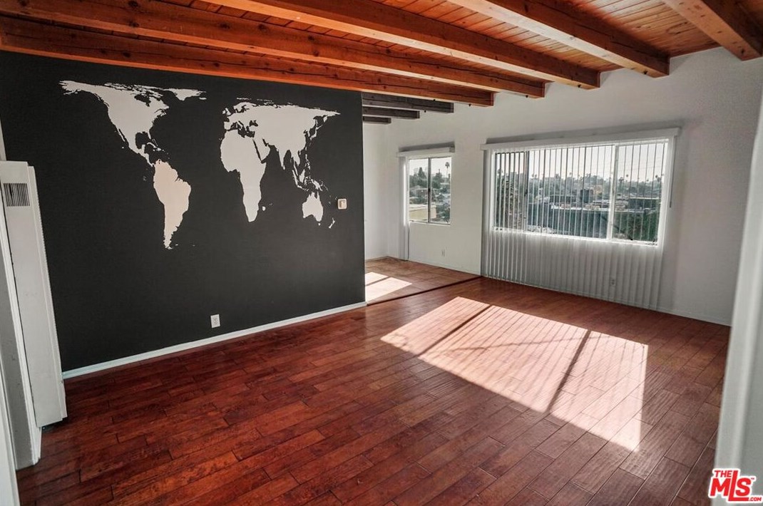 700 Robinson St, Los Angeles, CA 90026-3634