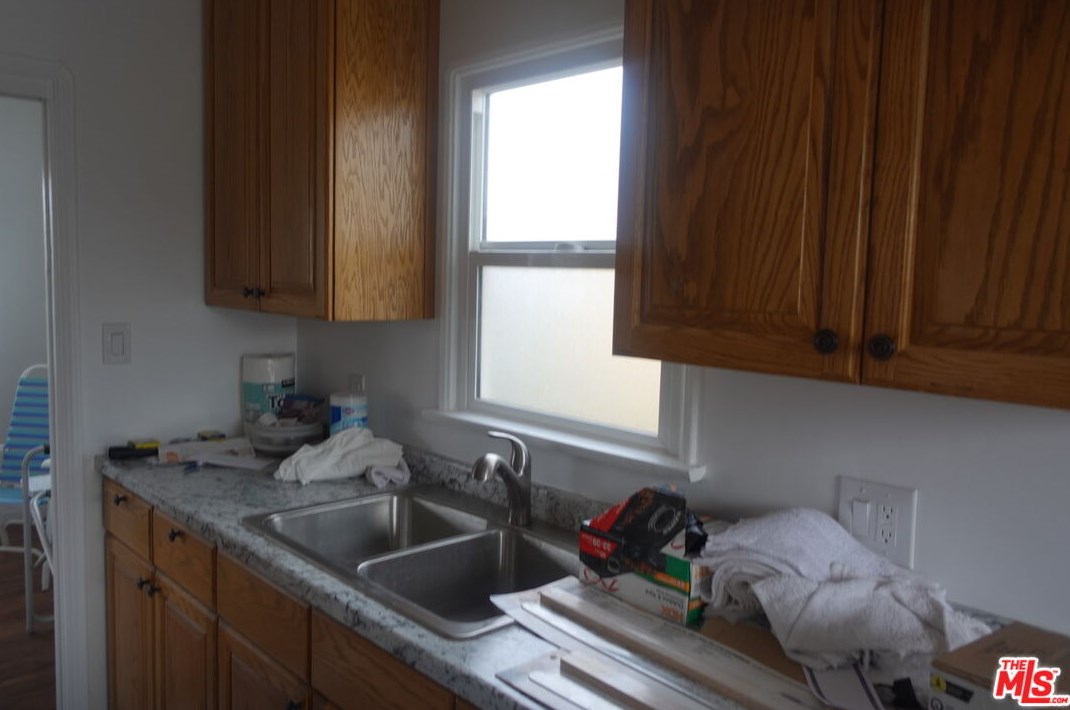 158 123rd St, Los Angeles, CA 90061-1717