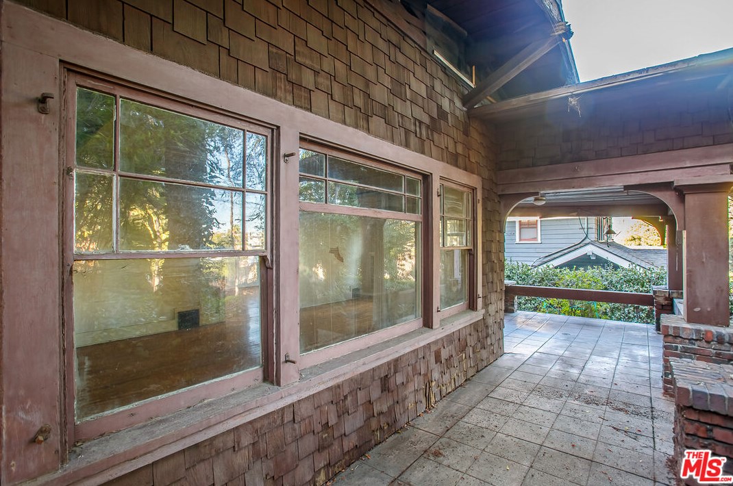 1363 Maltman Ave, Los Angeles, CA 90026-6247