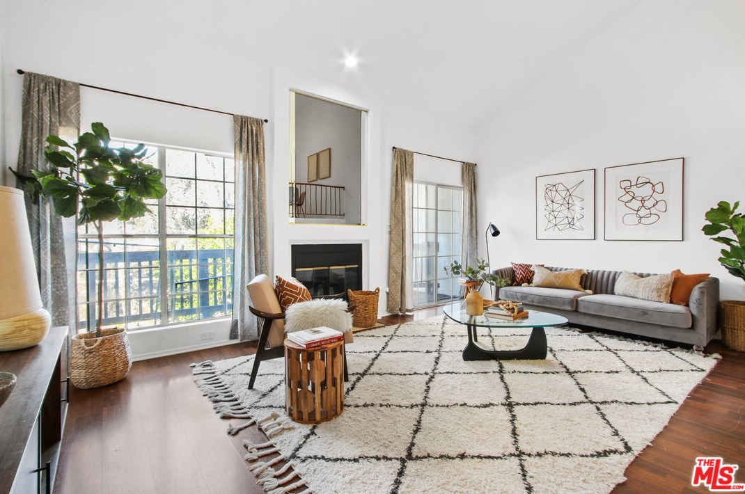 3824 Stocker St, Los Angeles, CA 90008-5128