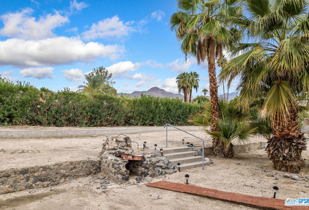 68433 San Jacinto Rd, Cathedral City CA  92234-7702 exterior