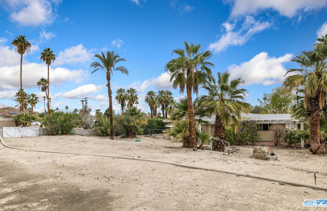 68433 San Jacinto Rd, Cathedral City CA  92234-7702 exterior