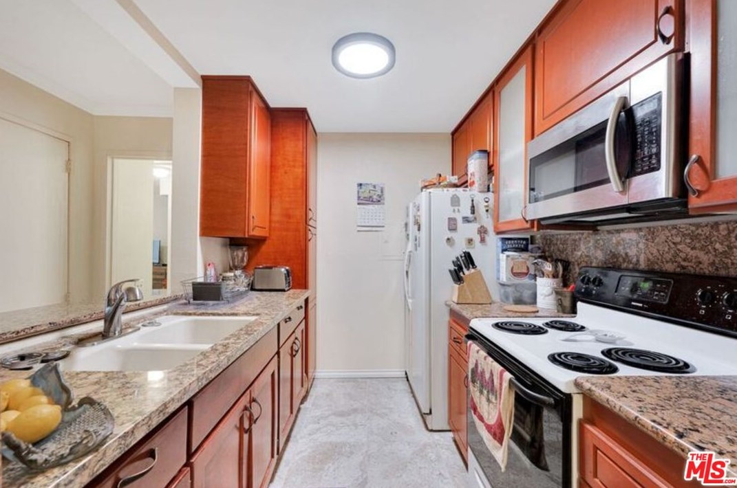 5460 White Oak Ave #k101, Van Nuys, CA 91316