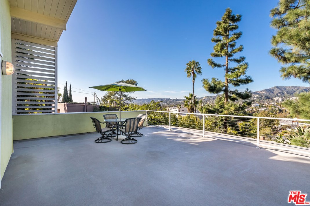 1722 Hollyvista Ave, Los Angeles CA  90027-4626 exterior