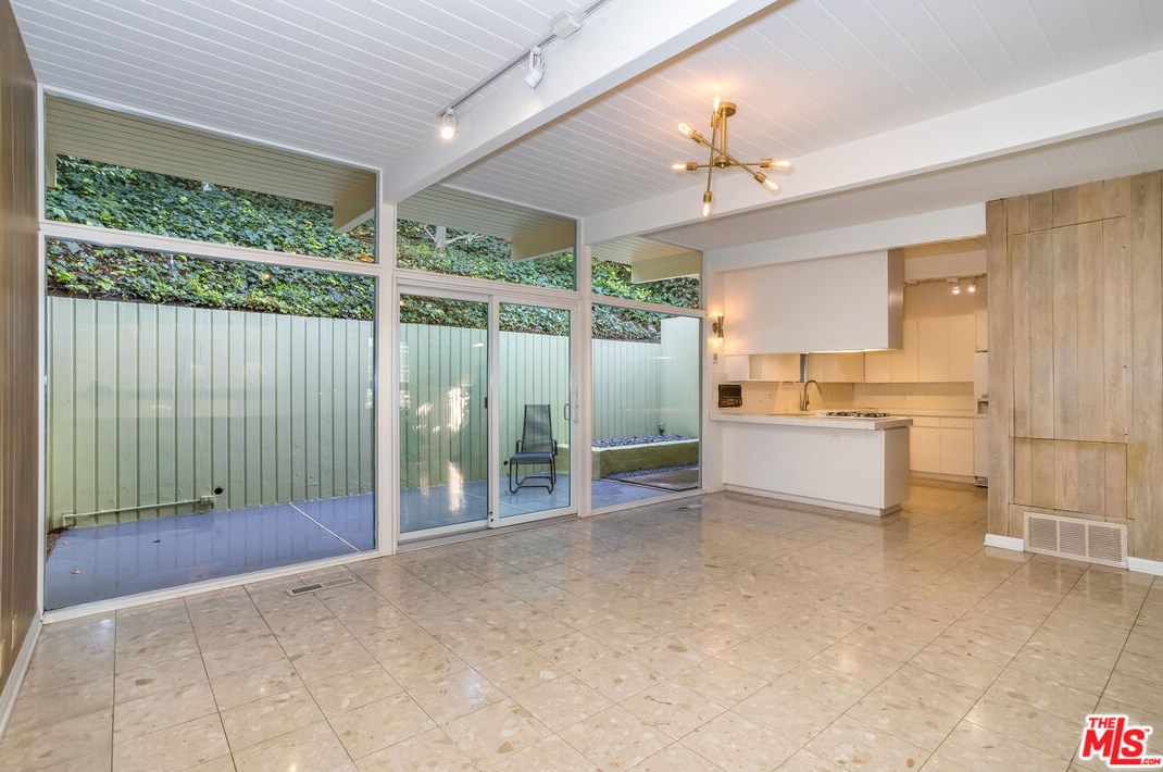1722 Hollyvista Ave, Los Angeles CA  90027-4626 exterior