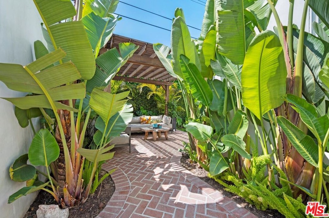 8816 David Ave, Los Angeles CA  90034-2208 exterior