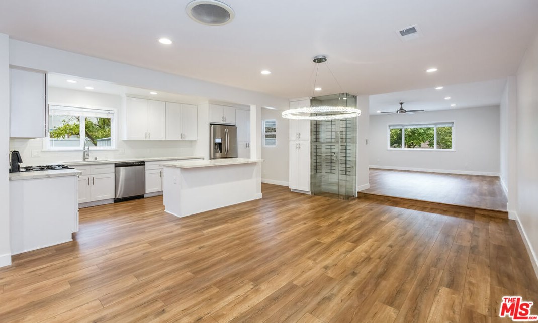 6087 Lake Nadine Pl, Calabasas, CA 91301