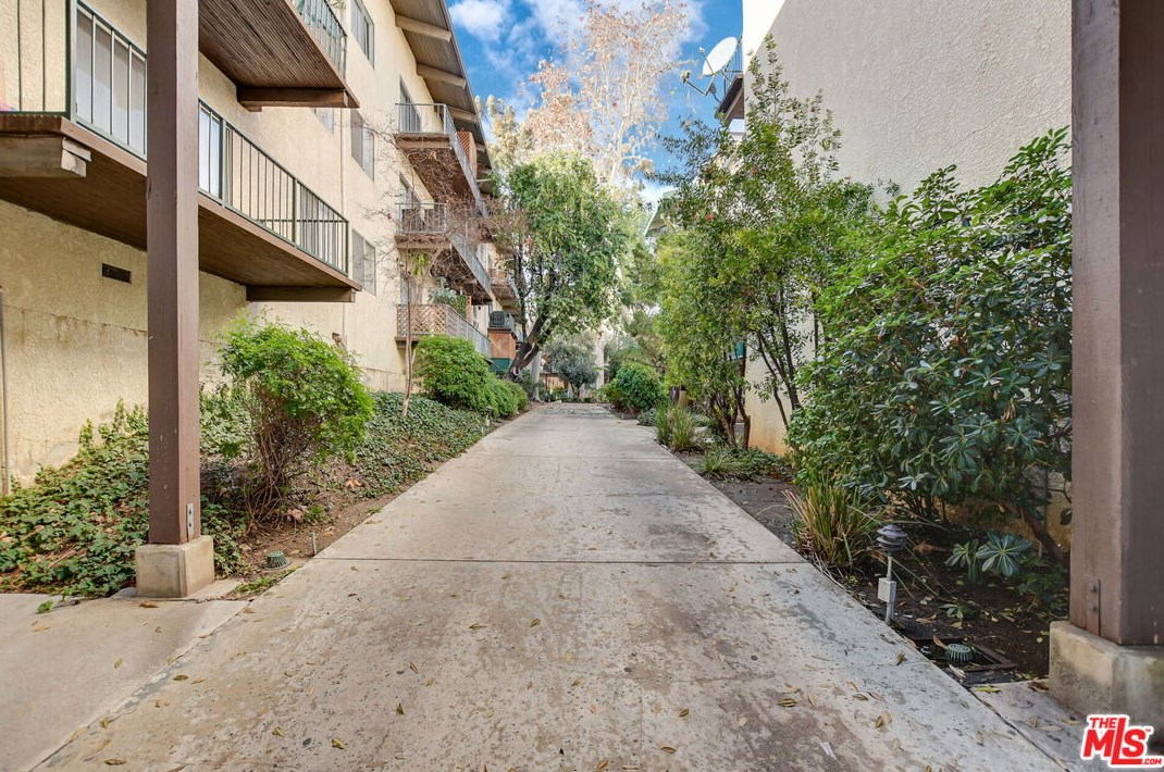 5460 White Oak Ave #d101, Van Nuys, CA 91316