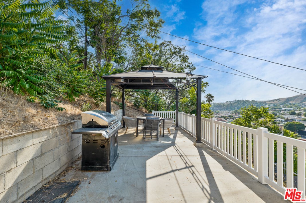 5058 Williams Pl, Los Angeles CA  90032-4016 exterior