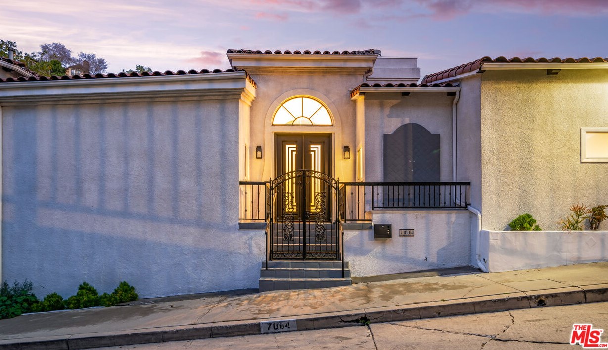 7004 La Presa Dr, Los Angeles CA  90068-3105 exterior