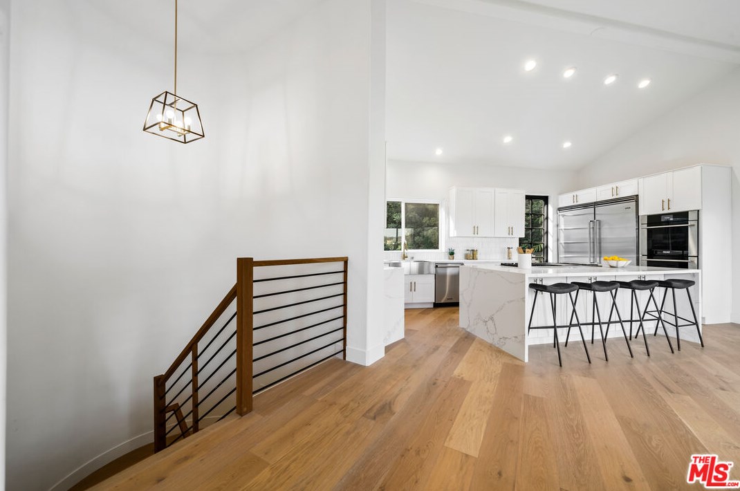 7004 La Presa Dr, Los Angeles CA  90068-3105 exterior