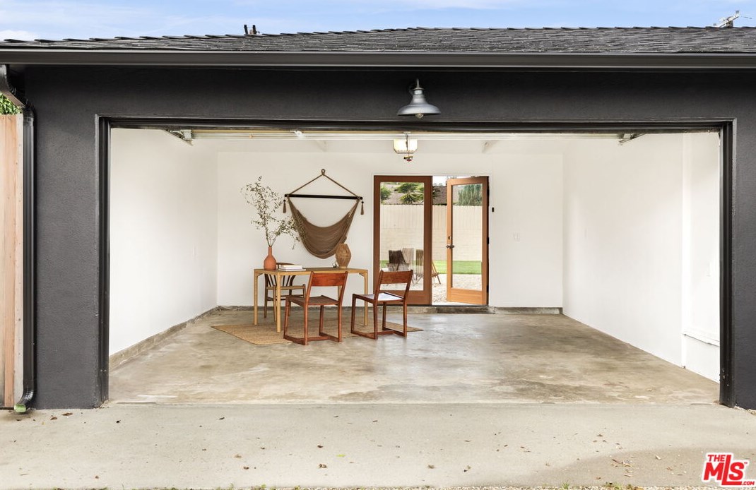 8511 Belford Ave, Los Angeles CA  90045-4315 exterior