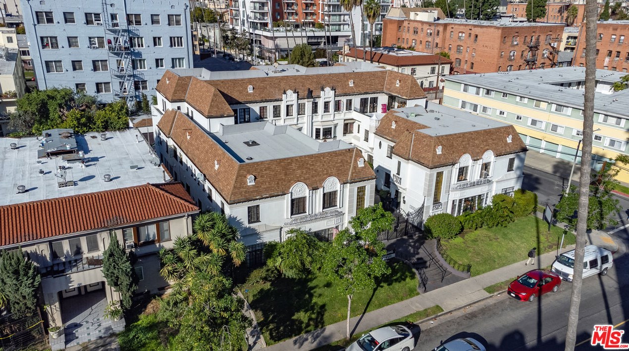 503 Catalina St, Los Angeles CA  90020-2206 exterior