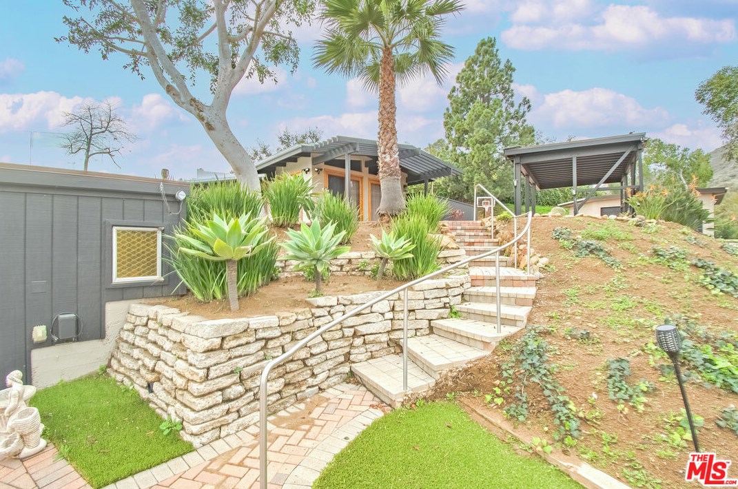 3651 Mcanany Way, Malibu, CA 90265-5325
