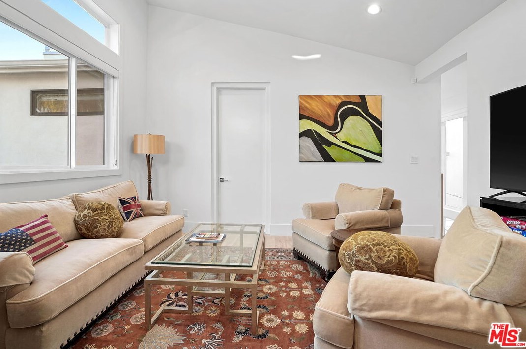4169 Mildred Ave, Los Angeles CA  90066-5721 exterior