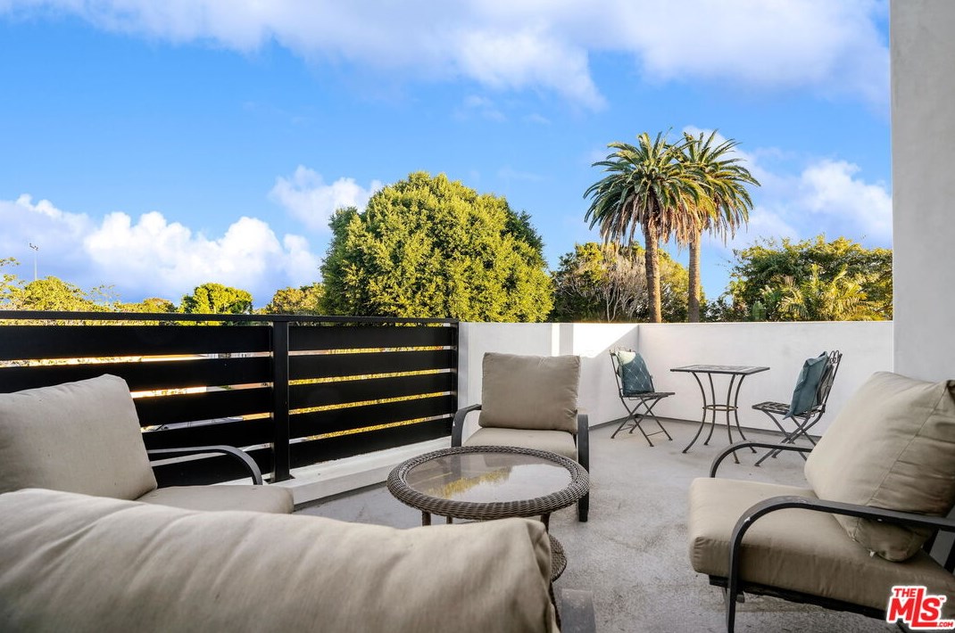 4169 Mildred Ave, Los Angeles CA  90066-5721 exterior