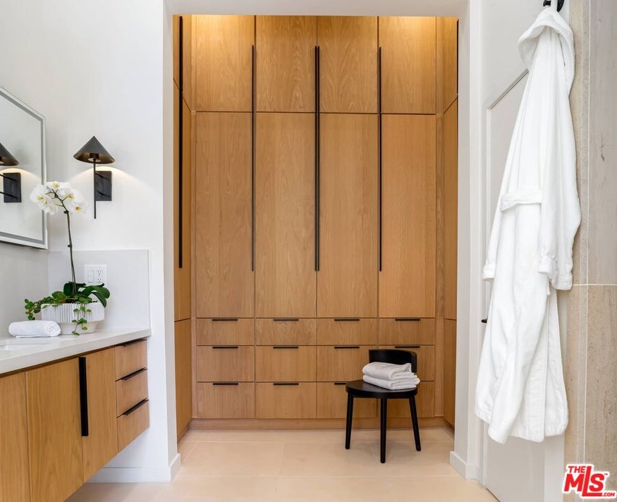 9004 Dicks St, Los Angeles CA  90069-4809 exterior