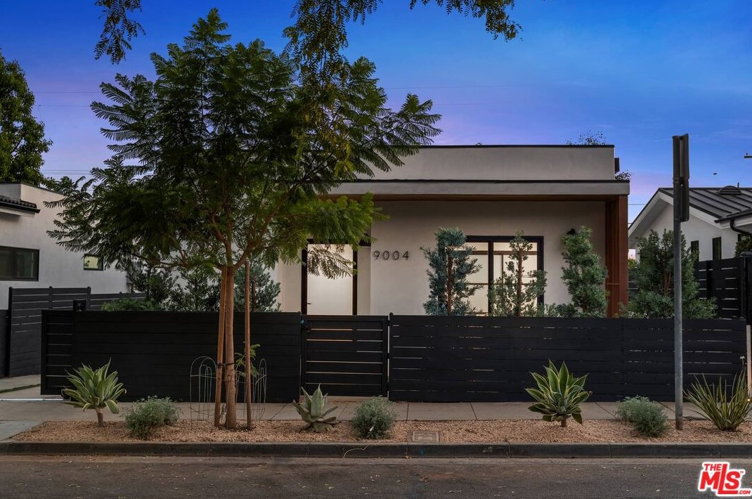 9004 Dicks St, Los Angeles CA  90069-4809 exterior