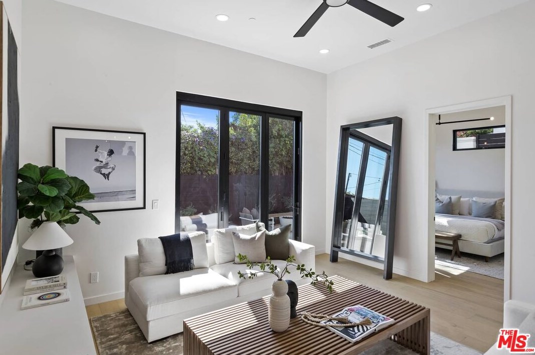 9004 Dicks St, Los Angeles CA  90069-4809 exterior