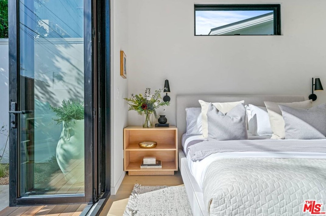 9004 Dicks St, Los Angeles CA  90069-4809 exterior