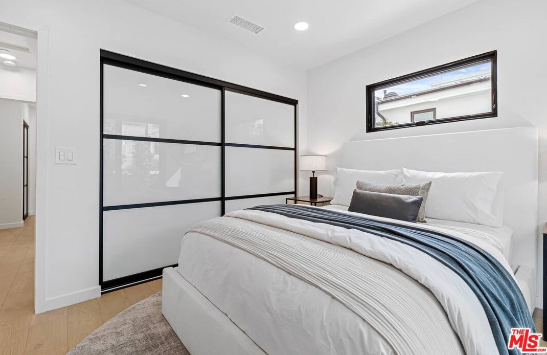 9004 Dicks St, Los Angeles CA  90069-4809 exterior