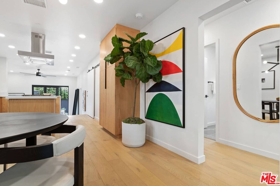 9004 Dicks St, Los Angeles CA  90069-4809 exterior