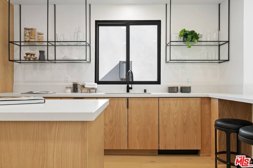 9004 Dicks St, Los Angeles CA  90069-4809 exterior