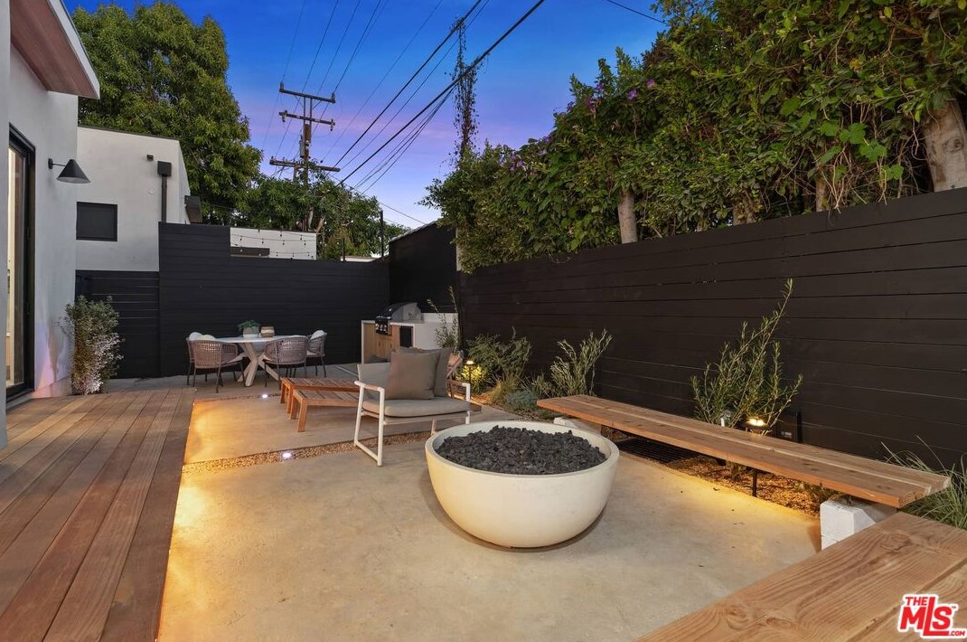 9004 Dicks St, Los Angeles CA  90069-4809 exterior