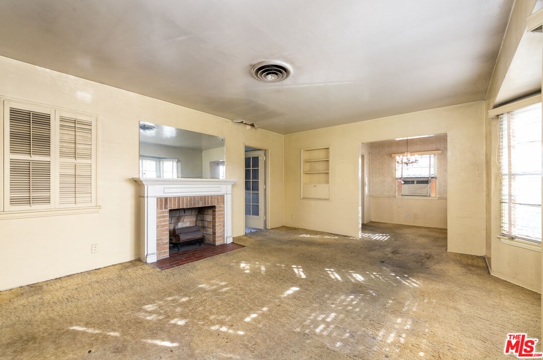 11335 Delano St, North Hollywood, CA 91606