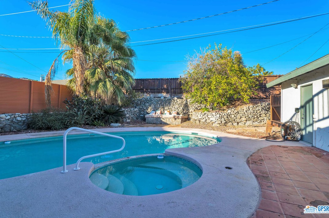 38085 Dorn Rd, Cathedral City CA  92234-2009 exterior