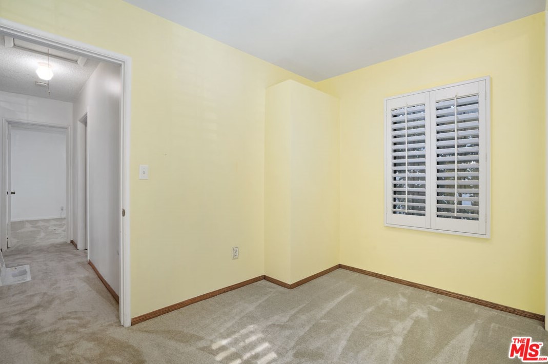 12825 Stanwood Dr, Los Angeles CA  90066-1739 exterior