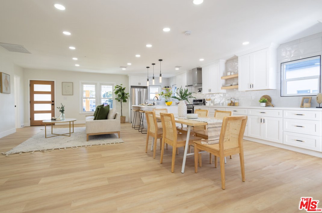 8419 Truxton Ave, Los Angeles CA  90045-3920 exterior