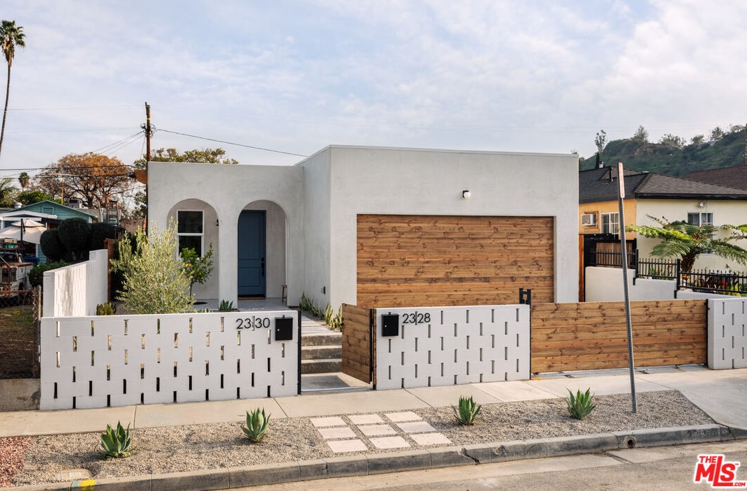 2330 Meadowvale Ave, Los Angeles, CA 90031-1111