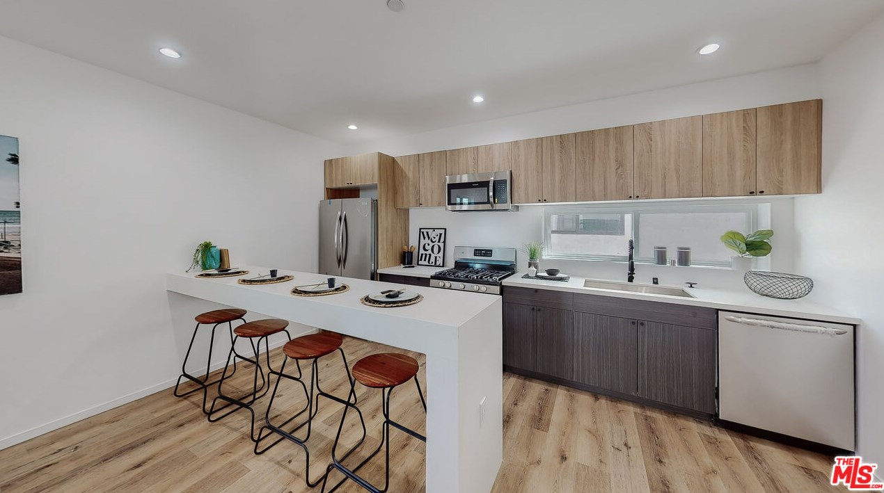 6346 Camellia Ave, North Hollywood, CA 91606