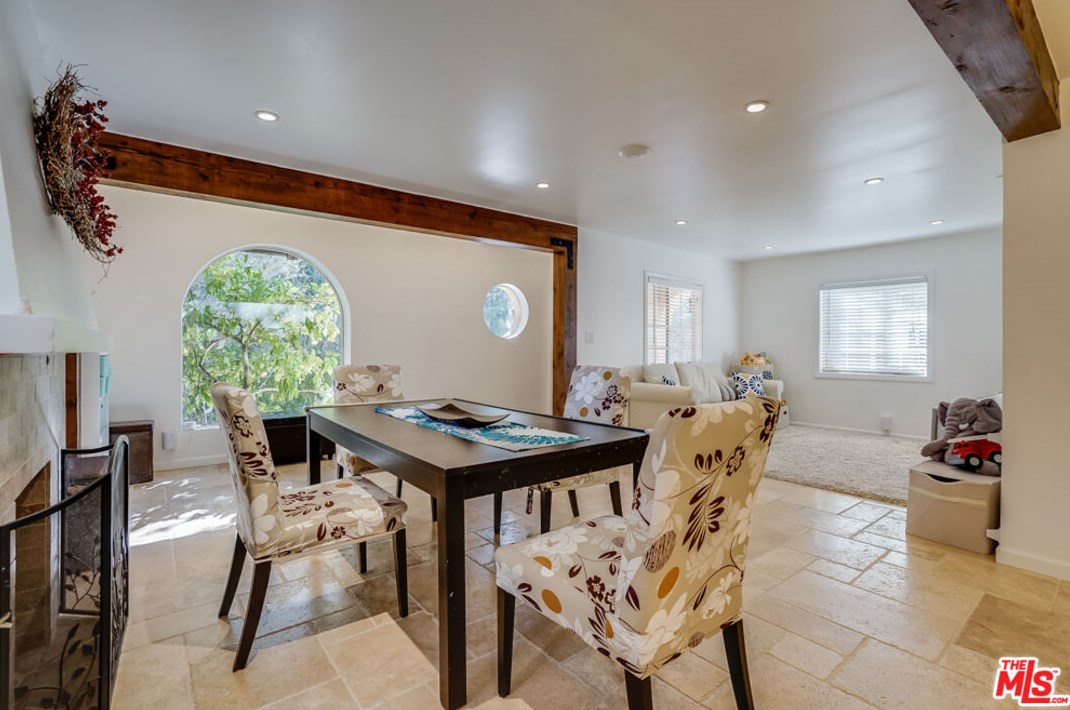 12227 Darlington Ave, Los Angeles CA  90049-5813 exterior