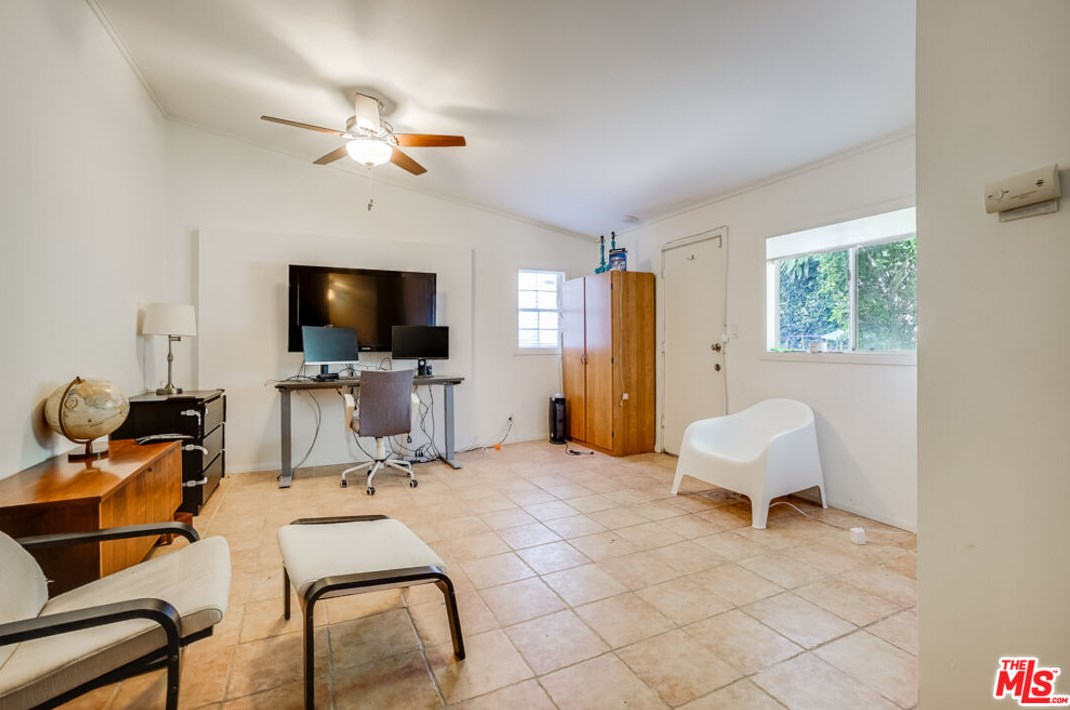 12227 Darlington Ave, Los Angeles CA  90049-5813 exterior