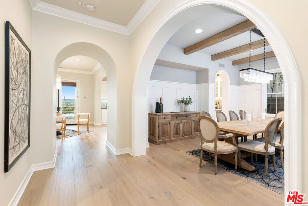7437 Coastal View Dr, Los Angeles CA  90045-1272 exterior
