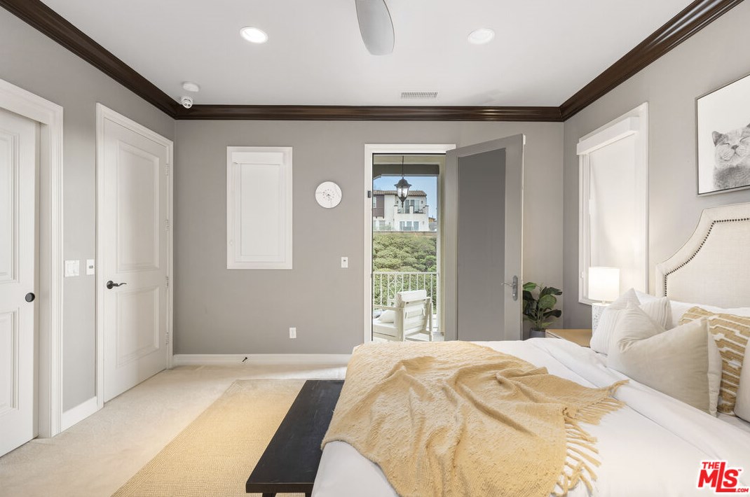 7437 Coastal View Dr, Los Angeles CA  90045-1272 exterior