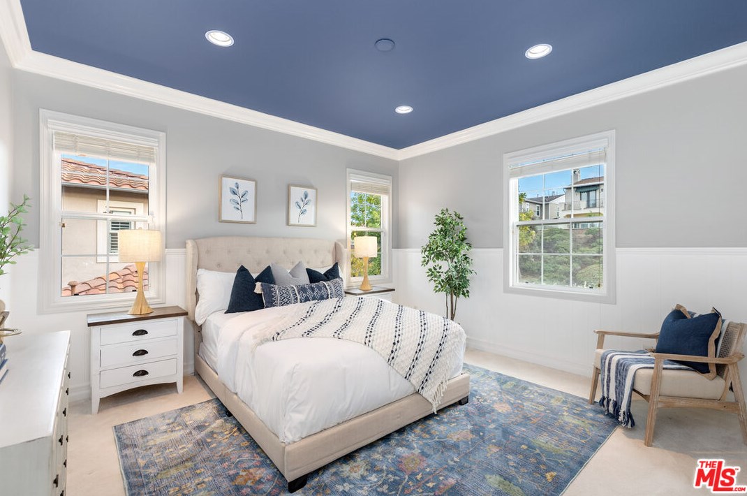 7437 Coastal View Dr, Los Angeles CA  90045-1272 exterior