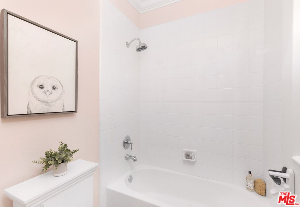 7437 Coastal View Dr, Los Angeles CA  90045-1272 exterior