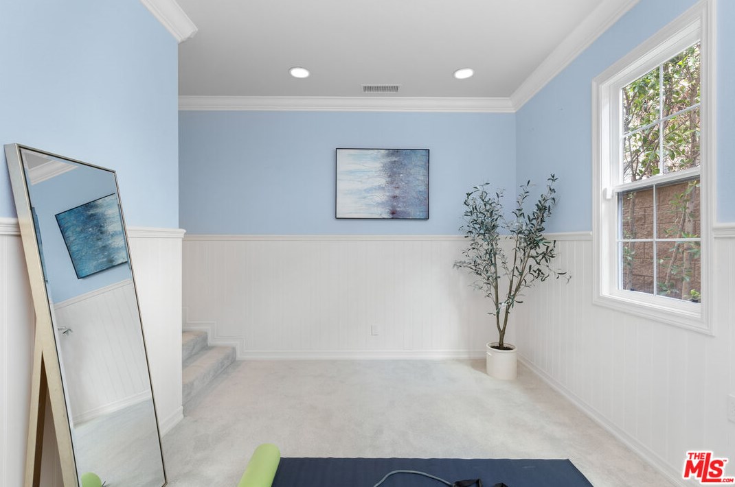 7437 Coastal View Dr, Los Angeles CA  90045-1272 exterior