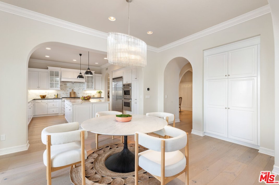 7437 Coastal View Dr, Los Angeles CA  90045-1272 exterior