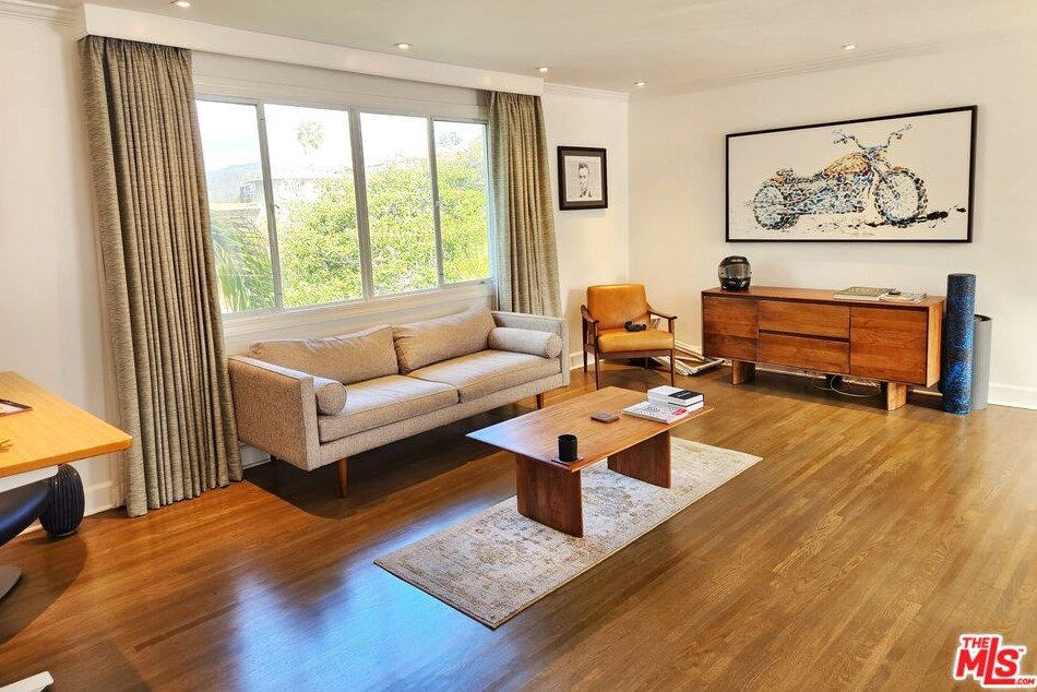 130 San Vicente Blvd #130d, Santa Monica, CA 90402
