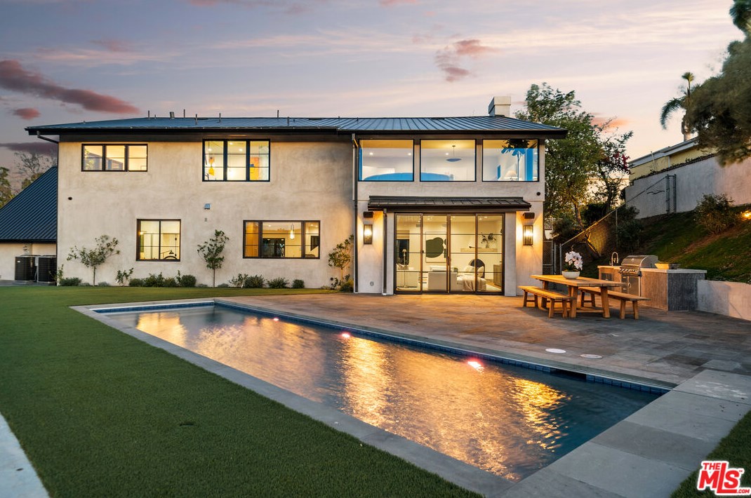 10829 Savona Rd, Los Angeles CA  90077-2306 exterior