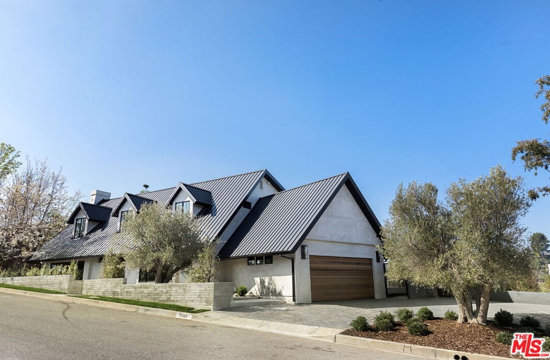 10829 Savona Rd, Los Angeles CA  90077-2306 exterior