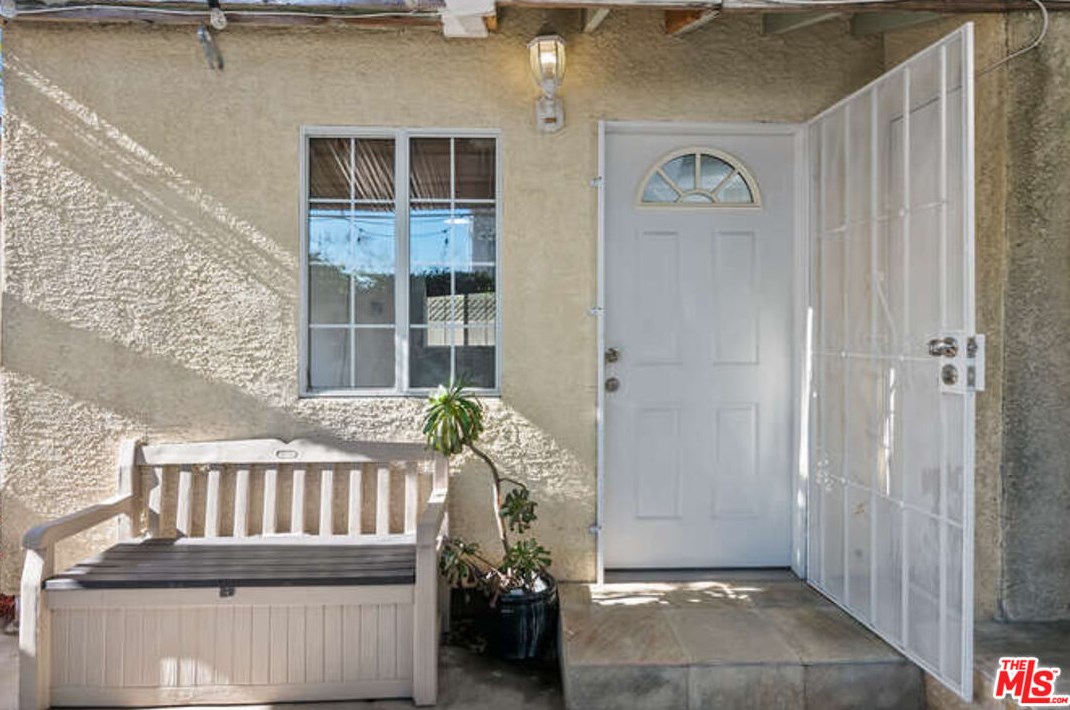 8810 Cadillac Ave, Los Angeles CA  90034-2002 exterior